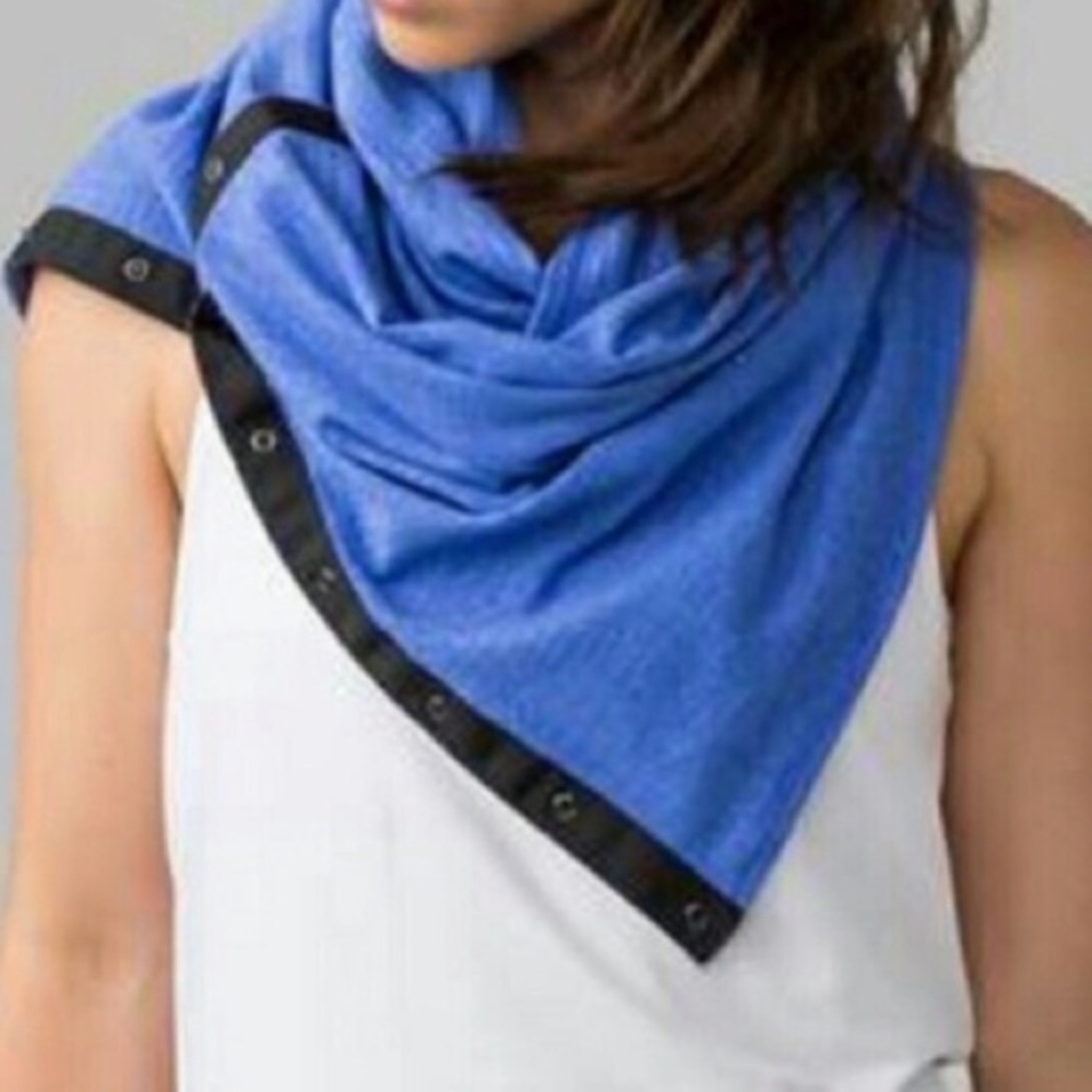 Lululemon scarf mint striped